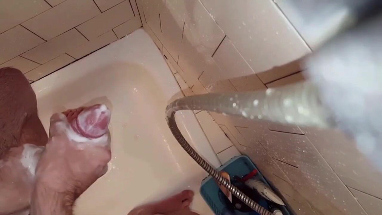 WhiteboiF: Playing and Washing My Dick in the Shower