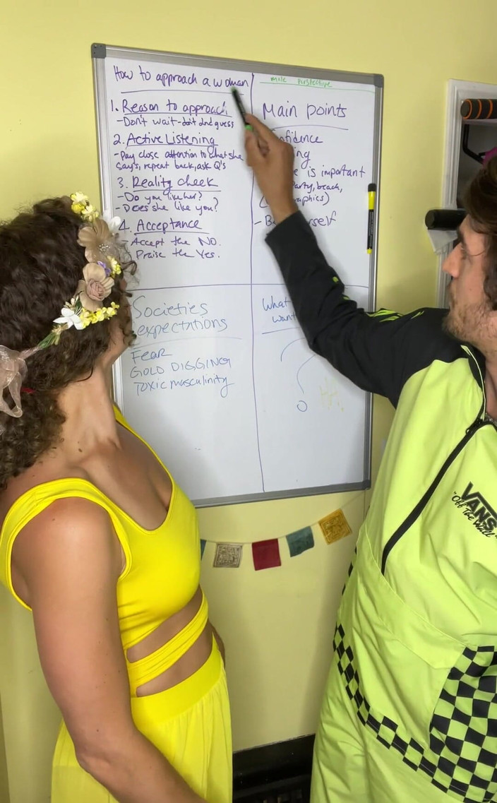 VibeWithMommy: Uno dei nostri incredibili fan ci ha chiesto di fare...