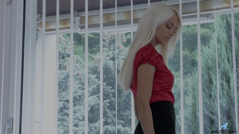 Anilos Solo: Sexy blonde