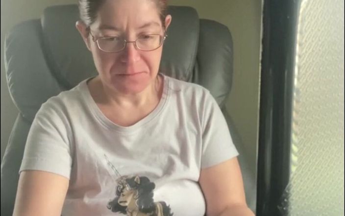 Elianna: Berikut adalah cuplikan kecil dari permainan peran baruku yang segera...