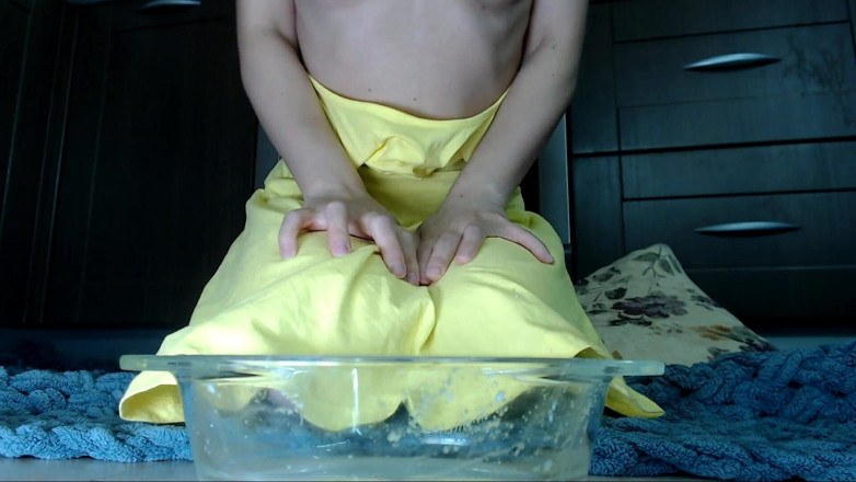 MyClearSky: MiLF munge le sue grandi tette in una ciotola