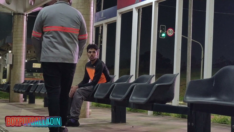 Alladin: Dei Meu Cu Pro Negao No Ponto De Onibus