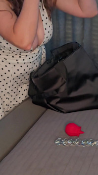 Door2door La Hotwife Viene Sedotta E Sborrata Dentro Dal Toro Muscoloso!