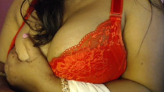 HotGirl21: Открытие Sari и лифчик, затем горячие обнаженные сиськи пресс.