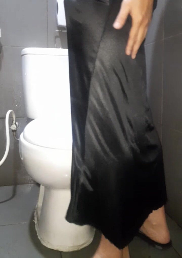 Naomisinka: Masturbieren mit satin-seidensänger-kleid