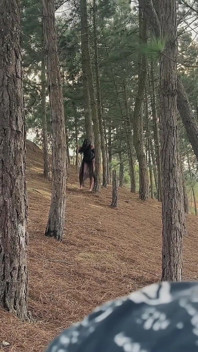 Vrăjitoarea din pădure fute un bărbat fără apărare