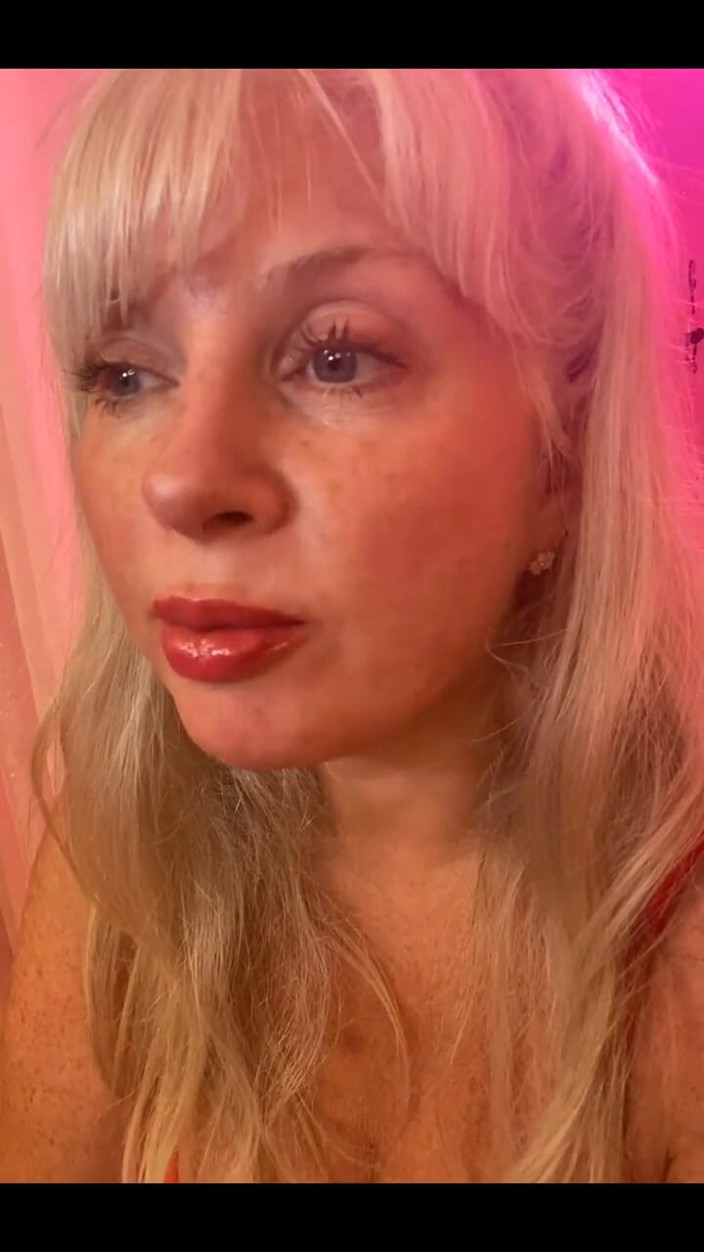 PaintedRose Taboo Femdom Fetish MILF: So heiße bts filmday dienstags rösten, aber kein Spieß. Ich...