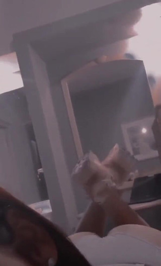 Taylor hot version: Awak suka apa yang awak lihat