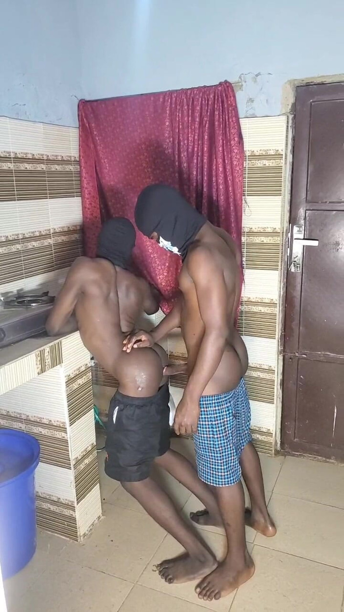 Creamyverseguy2: 3sum Inside Kitchen
