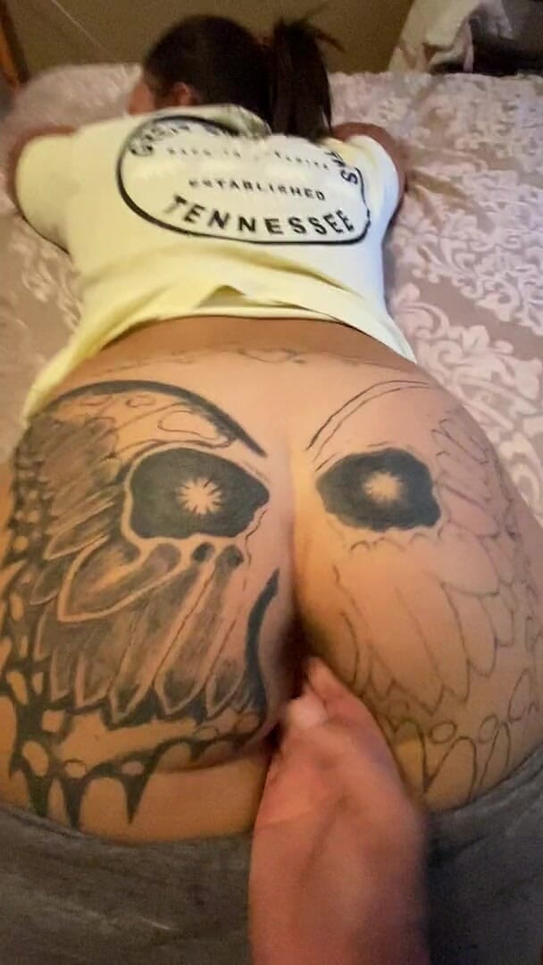 MzKiTTy91: Pawg milf schudt haar kont