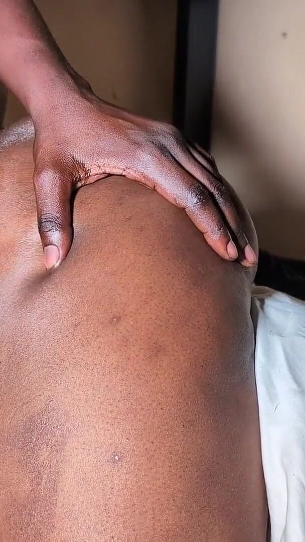 Mr Savana: Figa bagnata scopata a pecorina 2