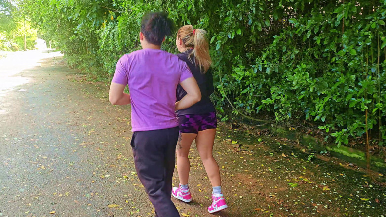 KerentSleen: Saya Melakukan Extra Cardio dengan jiran saya yang sedang berjalan