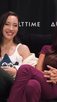 女同搭讪后的色情明星播客！ |Vanna Bardot和Melissa Stratton |Adult Time播客