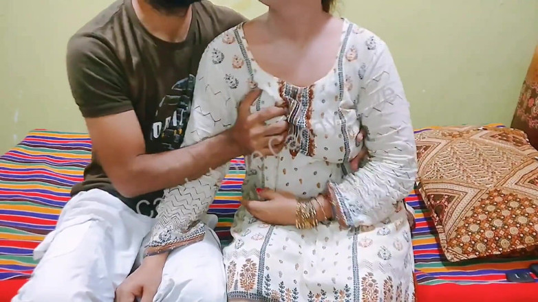 Pakistani CoupleX: Pantat bahenol ibu tiri dientot habis-habisan - audio bahasa india