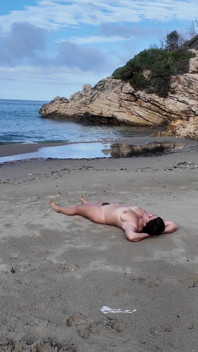 Un străin obsedat a futut o nudistă matură sexy păroasă