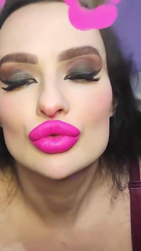 Ich bringe dich mit meinen riesigen rosa schwanzlutschenden lippen zum kommen
