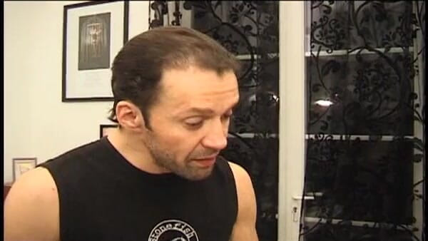 European Classics: Brunetka nimfomanka ostro wiercona przez dwóch facetów
