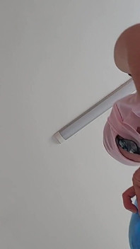 Memek sempit cewek semok latina dengan memek berbulu ini dientot habis-habisan sampai matanya menganga lebar Istri dengan memek berbulu dan pentil besar lagi asik muasin memek berbulunya