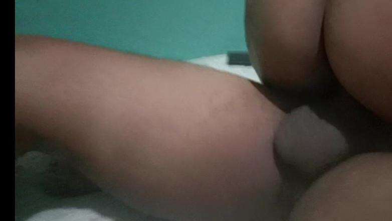 BigassMILF40: Brünette mit einem dicken arsch reitet den schwanz ihres untreuen...