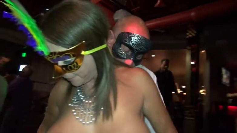Dirty Dating Live: Jóvenes putas, maduras y milfs - ¡oh mi! Parte 1