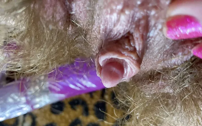 Cuteblonde666: Bunny vibrator test masturbation POV closeup