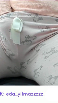 Amsturbation în pijamale - matură sexy turcă - porno turcesc
