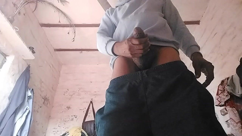 A_k_93152: Il mio cazzo è molto duro e lungo