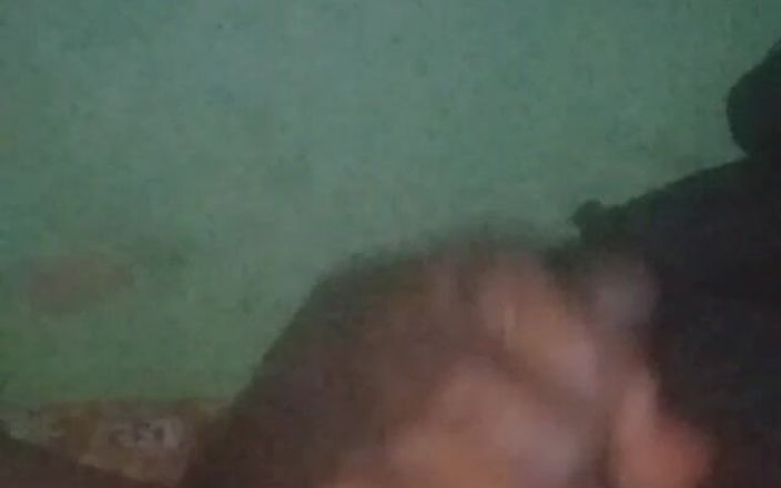 Badman4606: Збуджений самотній гей- чувак.