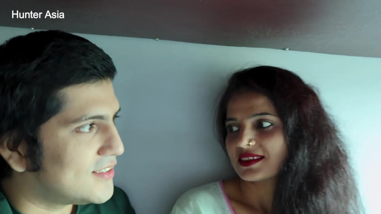 hunter Asia: When a Vlogger Met a Stranger in Train - Part 1