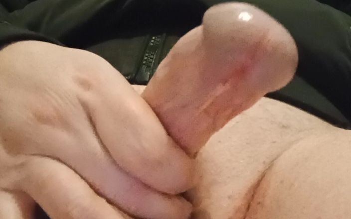 Lulu62: Diam-diam ngocok kontol