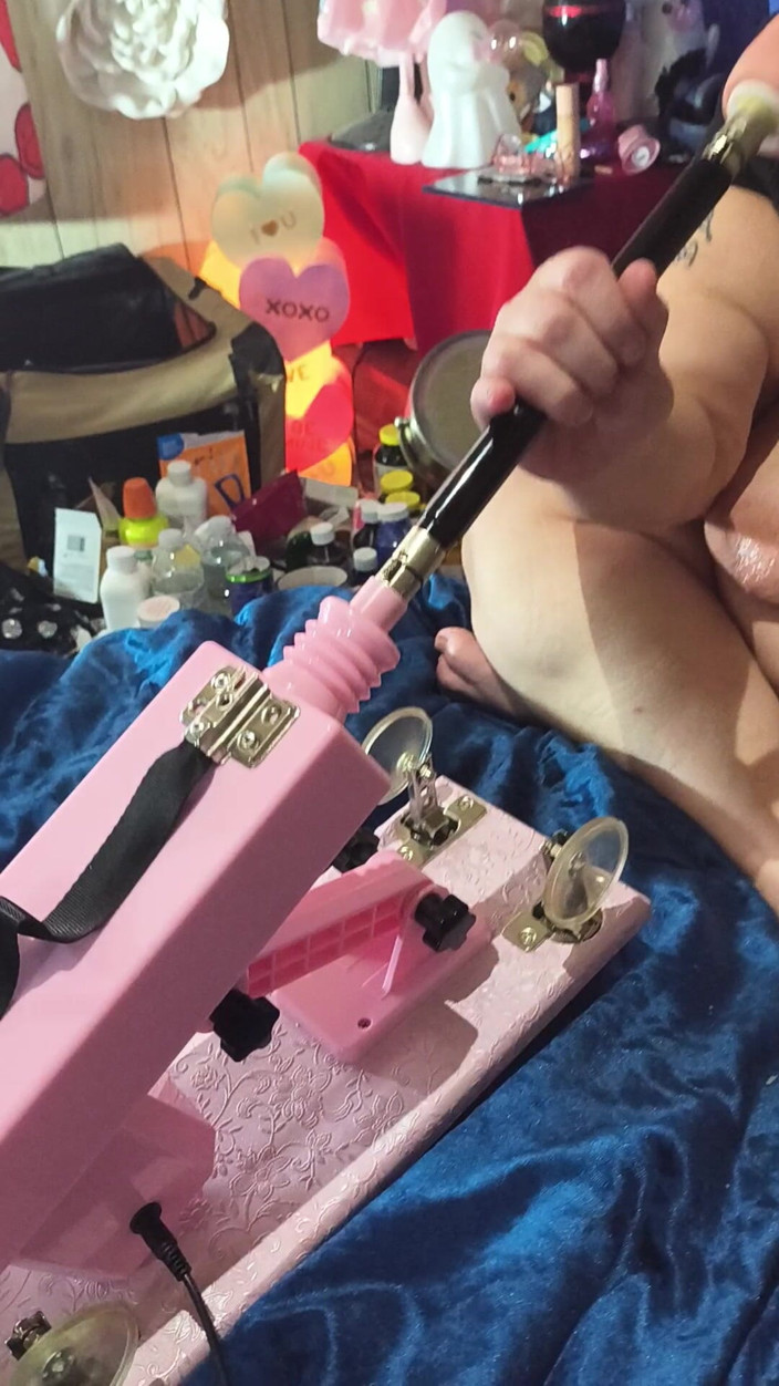 HerculesnVENUS: C’est une machine à branlette espagnole et elle suce une grosse...