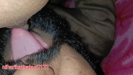 Niharika Thakur: Kongkek dalam selimut