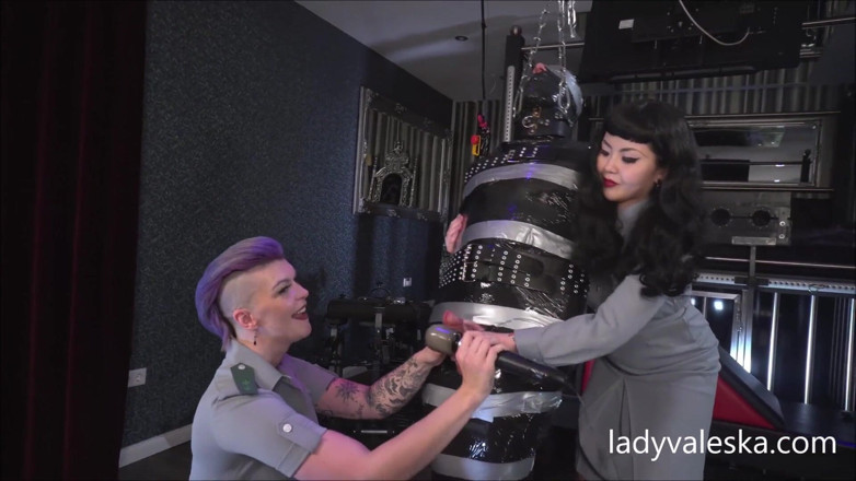 Lady Valeska: Castigo hasta que se corre