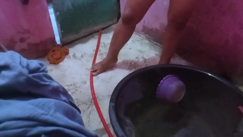 Citra: Moje macecha se vždy natáčí ve sprše, aby předváděla svou...