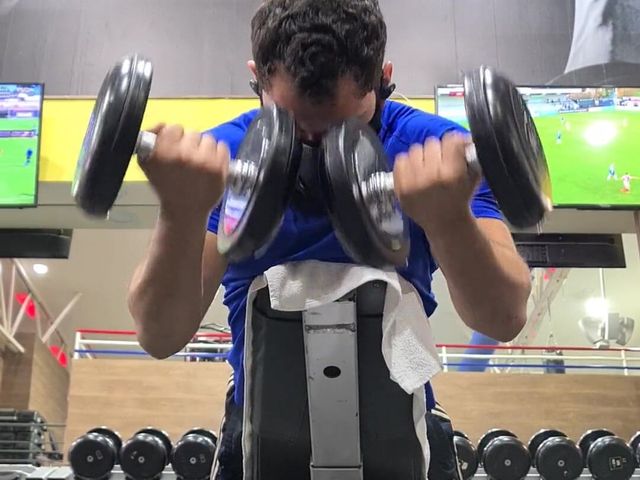 Quick Biceps Curl (Robgrappler)