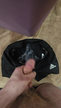 I cum inside my little stepsis tiny volleyball spandex and her dirty pantys that she left on the bathroom floor