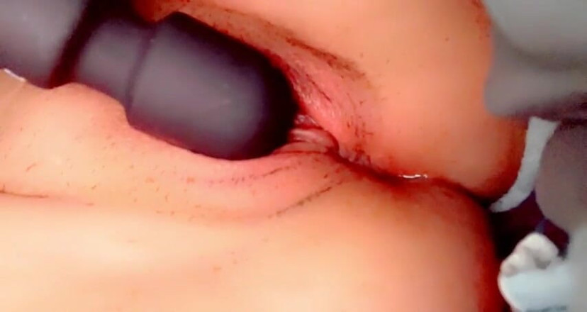 Xxhoney Pxssy: Domácí masturbace s vibrátorem