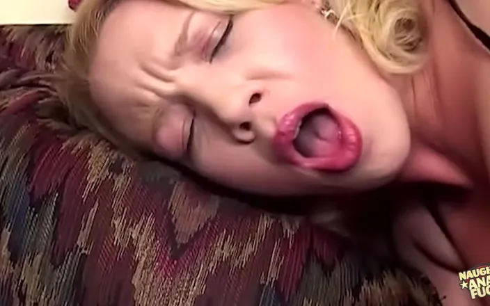 Naughty anal fuck: She Shoved a Dildo in Her Pussy While the Guys...