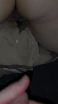 Wat POV-seks Met Mijn Vrouw Eindigt Met Een Zicht Op Sperma Op Haar Grote Kont En Hete Poesje