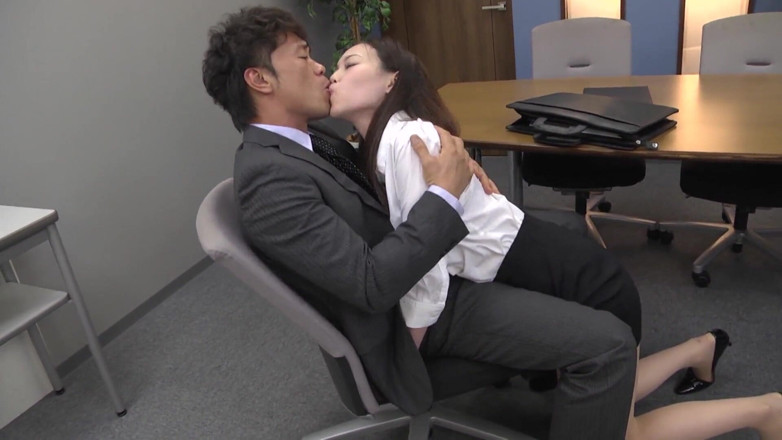 Caribbeancom: 털이 무성한 보지를 핥고 따먹고 질싸 당하는 아름다운 일본 비서