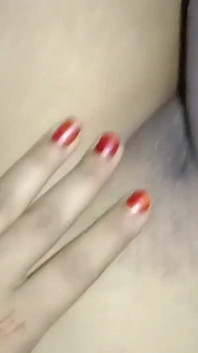 Eu fiquei sozinha na noite escura e fiz sexo com a garota. Sua buceta apertada era muito atraente e a garota parecia muito bonita