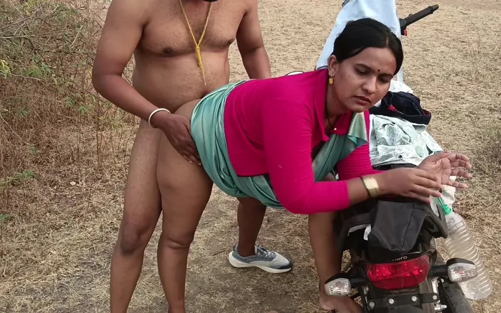 Kavita _zawazawi: Desi Indian Kavita Bhabhi Fuck with Boss in Jungle