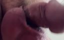 Beardedcummer: Slow motion grote gevulde beerballen