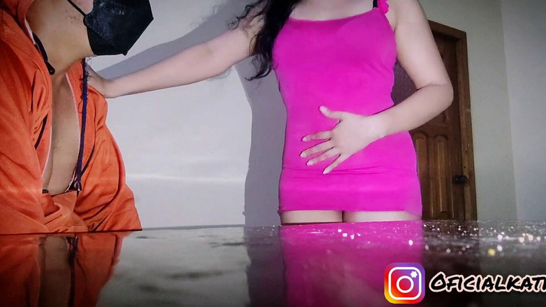 katha: Nadržená macecha svádí svého nevlastního syna, aby ji ošukal svým...