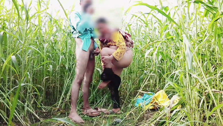 Abida sexy: Had a Beautiful Time Fucking Her Ass in the Fields...