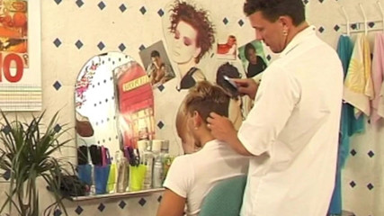 Crunch Boy: Seks di kedai pendandan rambut