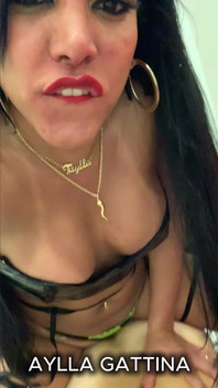 Nóng bỏng và mạnh mẽ nhưng thích lấy nó vào mông