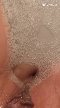 Nass in Der Badewanne