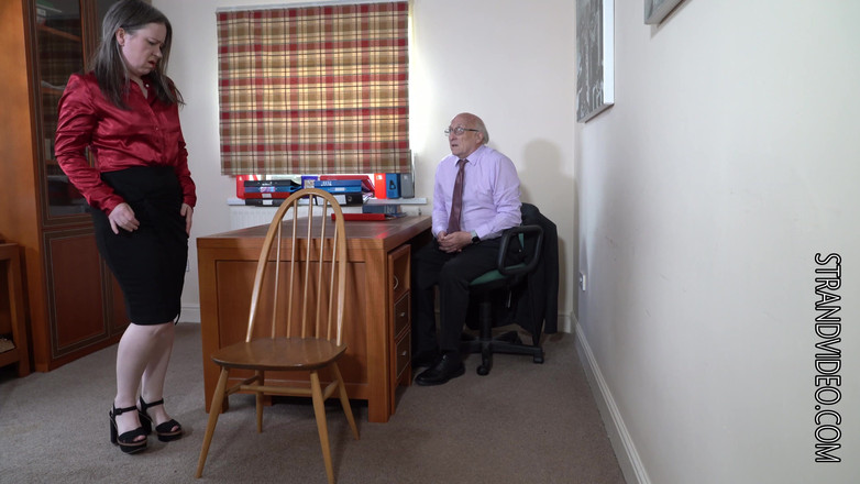 Sarah Stern: Aku menghukum sekretarisku