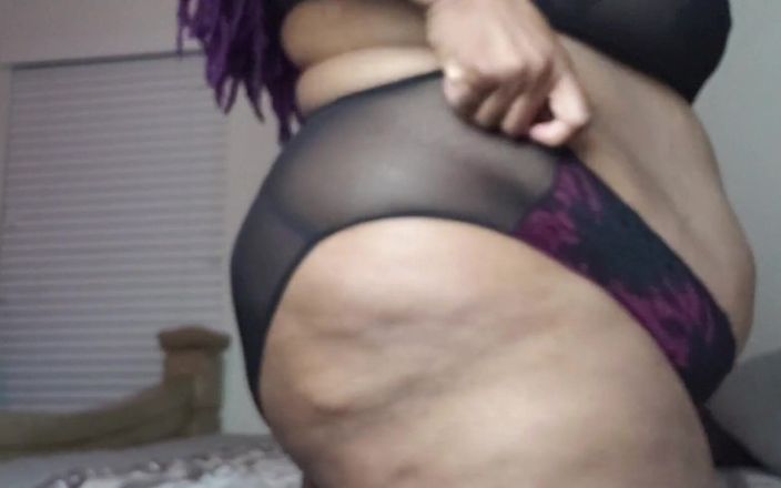 Josie4yourpleasure: 흑인 팬티 입은 더 많은 엉덩이